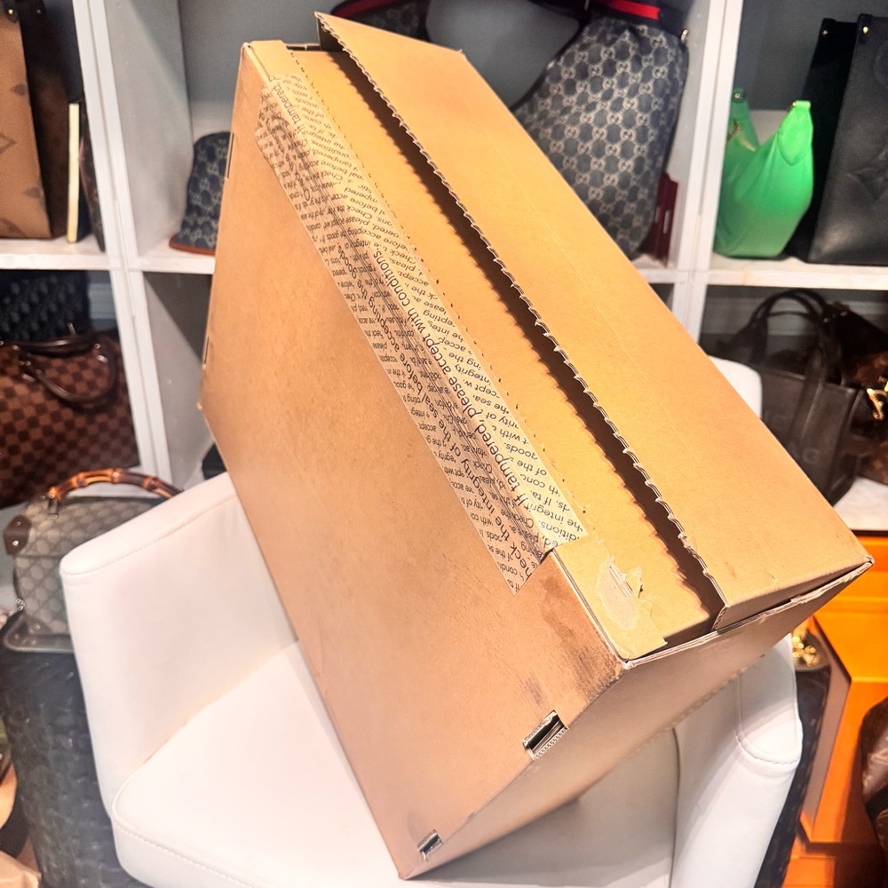 Gucci Designer Shipping Box - Picture 5 of 7